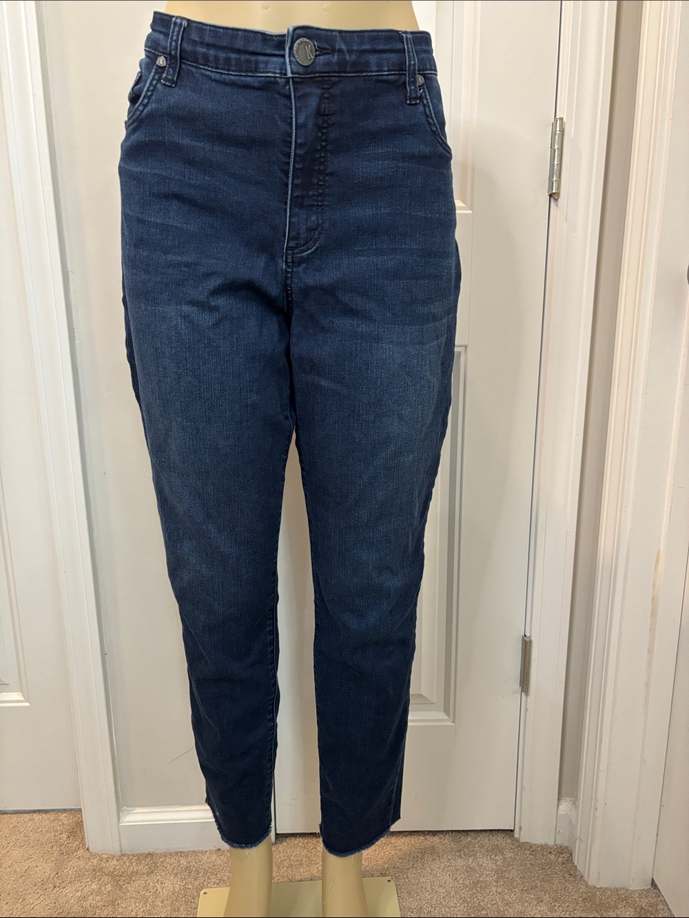 Kut from the Kloth Dark Blue Ankle Jeans Size 16